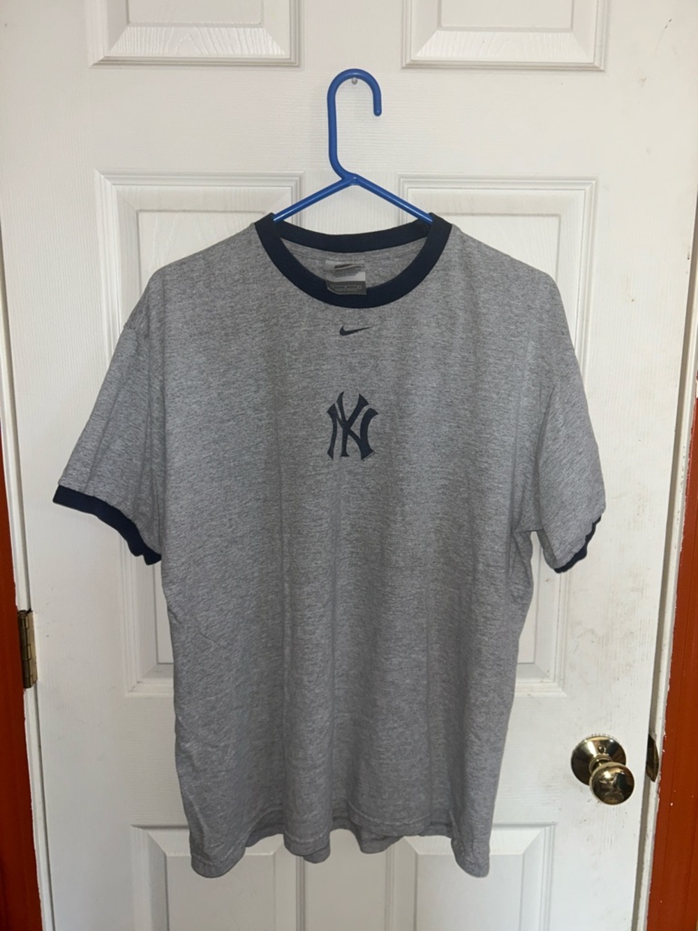 Nike New York Yankees Vintage Large  Grey T-Shirt ShortSleeve